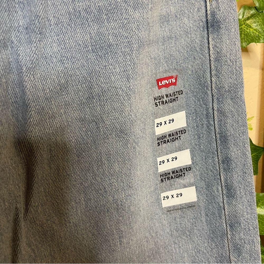🦋NWT Levi's Highwaisted Straight Leg Jeans - Picture 5 of 6